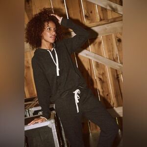 Faherty Legend Sweater Hoodie Womens Size M XL Heather Black Twill